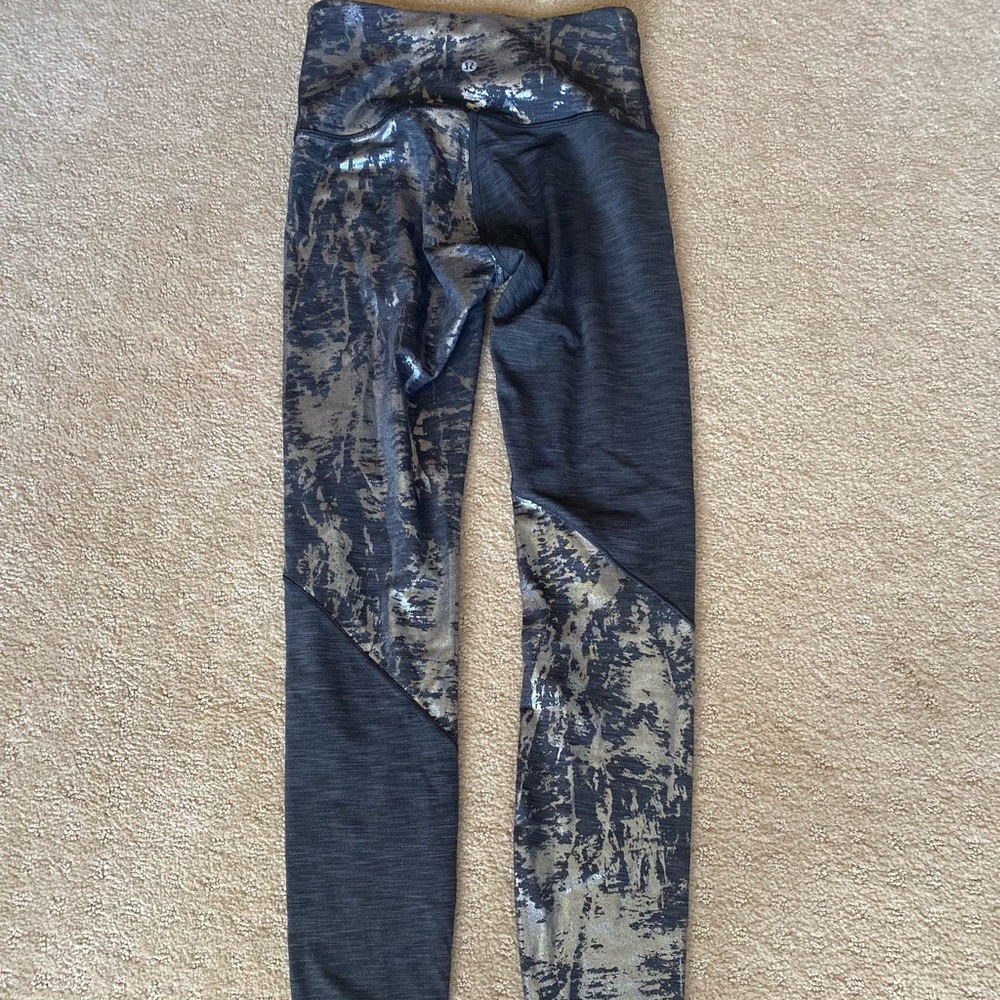 Like new Lululemon size 4 grey leggings
